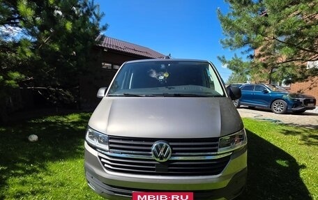 Volkswagen Multivan T6 рестайлинг, 2021 год, 8 300 000 рублей, 16 фотография