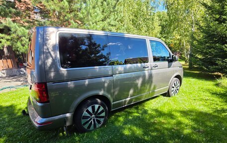 Volkswagen Multivan T6 рестайлинг, 2021 год, 8 300 000 рублей, 18 фотография