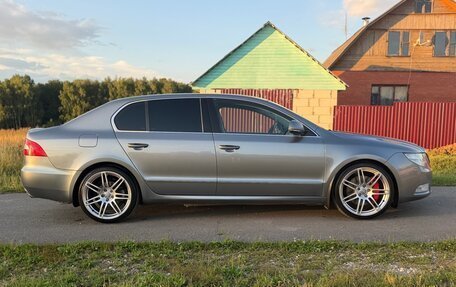 Skoda Superb III рестайлинг, 2012 год, 1 430 000 рублей, 13 фотография