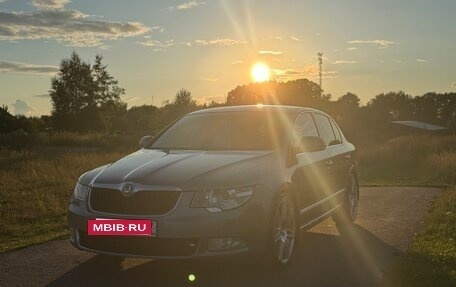 Skoda Superb III рестайлинг, 2012 год, 1 430 000 рублей, 3 фотография