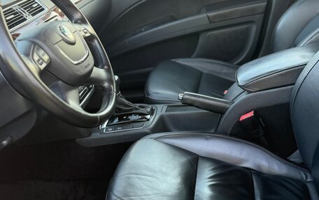 Skoda Superb III рестайлинг, 2012 год, 1 430 000 рублей, 21 фотография