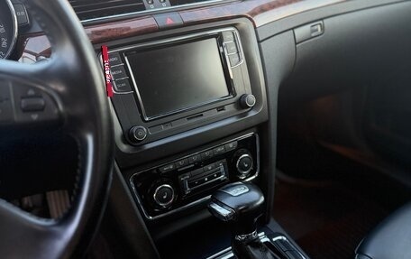 Skoda Superb III рестайлинг, 2012 год, 1 430 000 рублей, 24 фотография