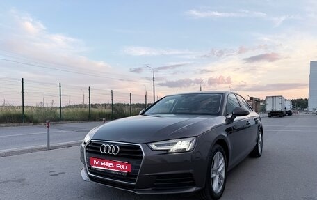 Audi A4, 2018 год, 2 200 000 рублей, 1 фотография