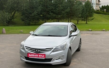 Hyundai Solaris II рестайлинг, 2016 год, 940 000 рублей, 1 фотография