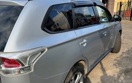 Mitsubishi Outlander III рестайлинг 3, 2012 год, 1 350 000 рублей, 3 фотография