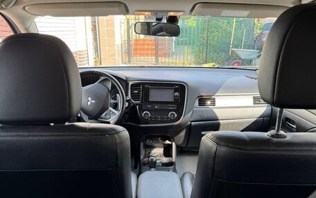 Mitsubishi Outlander III рестайлинг 3, 2012 год, 1 350 000 рублей, 9 фотография