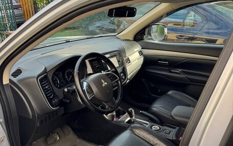 Mitsubishi Outlander III рестайлинг 3, 2012 год, 1 350 000 рублей, 7 фотография