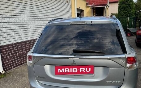 Mitsubishi Outlander III рестайлинг 3, 2012 год, 1 350 000 рублей, 4 фотография