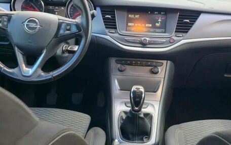 Opel Astra K, 2018 год, 1 300 000 рублей, 8 фотография