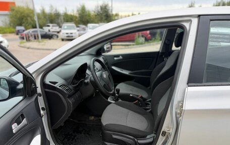 Hyundai Solaris II рестайлинг, 2011 год, 720 000 рублей, 15 фотография
