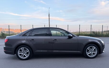 Audi A4, 2018 год, 2 200 000 рублей, 4 фотография