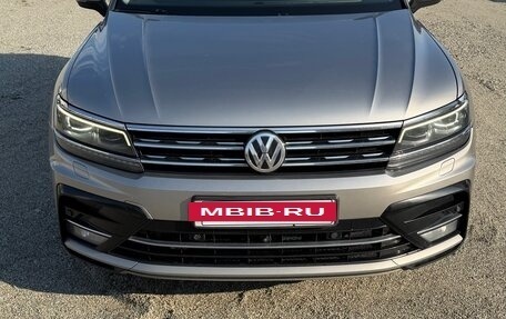 Volkswagen Tiguan II, 2019 год, 2 700 000 рублей, 2 фотография