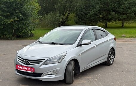 Hyundai Solaris II рестайлинг, 2016 год, 940 000 рублей, 2 фотография