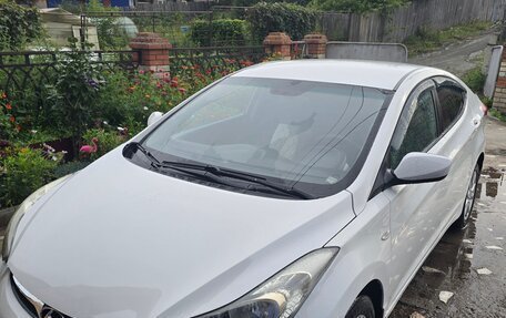 Hyundai Elantra V, 2013 год, 550 000 рублей, 3 фотография