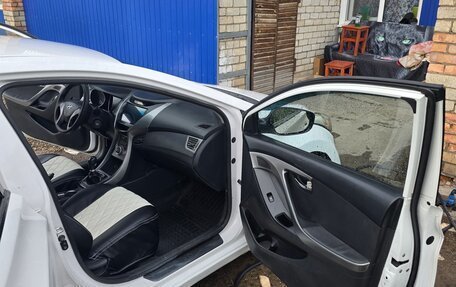 Hyundai Elantra V, 2013 год, 550 000 рублей, 13 фотография
