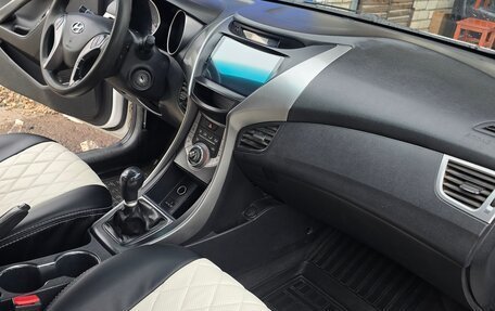 Hyundai Elantra V, 2013 год, 550 000 рублей, 17 фотография