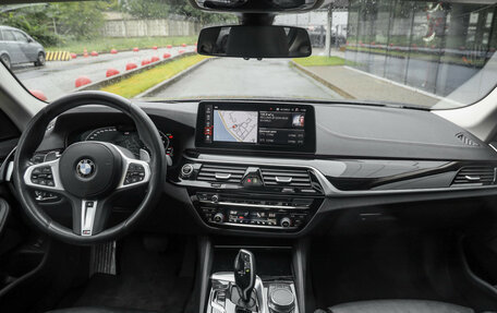 BMW 5 серия, 2023 год, 5 250 000 рублей, 13 фотография