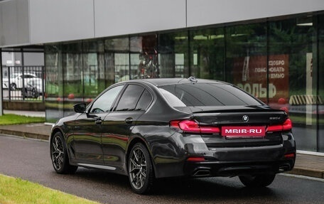 BMW 5 серия, 2023 год, 5 250 000 рублей, 8 фотография