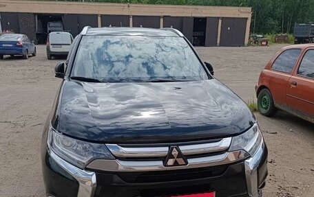 Mitsubishi Outlander III рестайлинг 3, 2015 год, 1 300 000 рублей, 1 фотография