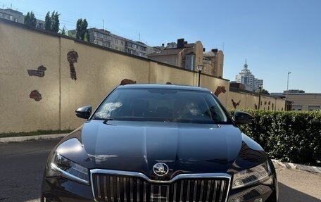 Skoda Superb III рестайлинг, 2025 год, 3 750 000 рублей, 1 фотография