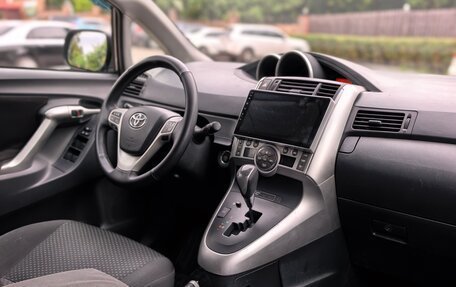 Toyota Verso I, 2010 год, 980 000 рублей, 3 фотография