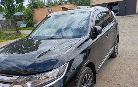 Mitsubishi Outlander III рестайлинг 3, 2015 год, 1 300 000 рублей, 6 фотография