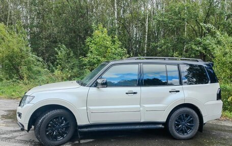 Mitsubishi Pajero IV, 2019 год, 4 650 000 рублей, 2 фотография
