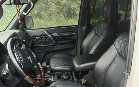 Mitsubishi Pajero IV, 2019 год, 4 650 000 рублей, 4 фотография