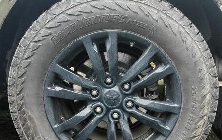 Mitsubishi Pajero IV, 2019 год, 4 650 000 рублей, 13 фотография
