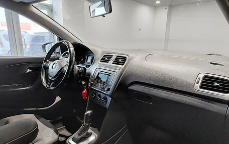 Volkswagen Polo VI (EU Market), 2016 год, 1 081 000 рублей, 13 фотография