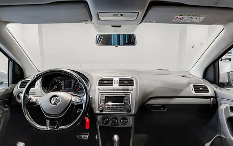 Volkswagen Polo VI (EU Market), 2016 год, 1 081 000 рублей, 17 фотография