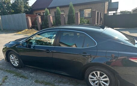 Toyota Camry, 2021 год, 2 400 000 рублей, 6 фотография