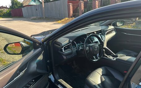 Toyota Camry, 2021 год, 2 400 000 рублей, 12 фотография