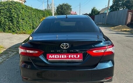 Toyota Camry, 2021 год, 2 400 000 рублей, 4 фотография