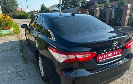 Toyota Camry, 2021 год, 2 400 000 рублей, 7 фотография