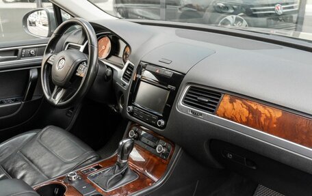 Volkswagen Touareg III, 2011 год, 1 802 700 рублей, 6 фотография