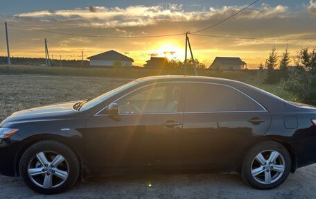 Toyota Camry, 2008 год, 750 000 рублей, 2 фотография
