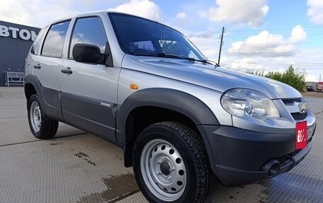 Chevrolet Niva I рестайлинг, 2010 год, 410 000 рублей, 2 фотография