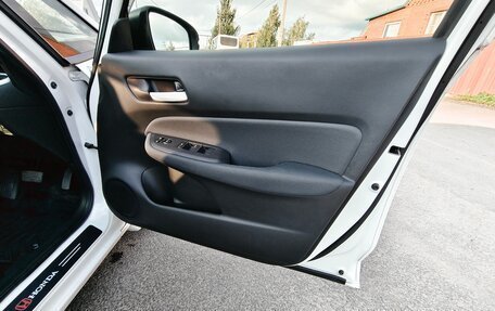 Honda Fit, 2020 год, 1 330 000 рублей, 10 фотография
