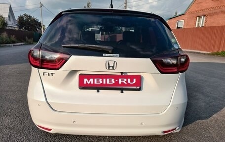 Honda Fit, 2020 год, 1 330 000 рублей, 5 фотография