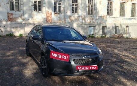 Chevrolet Cruze II, 2010 год, 570 000 рублей, 5 фотография