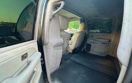 Chevrolet Suburban, 2005 год, 2 950 000 рублей, 9 фотография