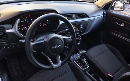 KIA Rio IV, 2022 год, 1 649 000 рублей, 5 фотография