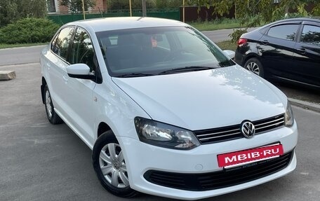 Volkswagen Polo VI (EU Market), 2015 год, 970 000 рублей, 2 фотография