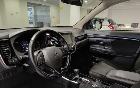 Mitsubishi Outlander III рестайлинг 3, 2020 год, 2 406 000 рублей, 20 фотография