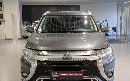 Mitsubishi Outlander III рестайлинг 3, 2020 год, 2 406 000 рублей, 2 фотография