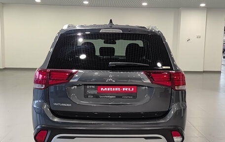 Mitsubishi Outlander III рестайлинг 3, 2020 год, 2 406 000 рублей, 7 фотография