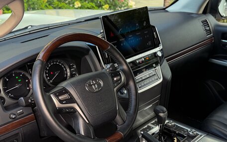 Toyota Land Cruiser 200, 2015 год, 5 200 000 рублей, 21 фотография