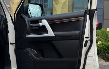 Toyota Land Cruiser 200, 2015 год, 5 200 000 рублей, 27 фотография