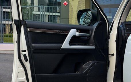 Toyota Land Cruiser 200, 2015 год, 5 200 000 рублей, 22 фотография